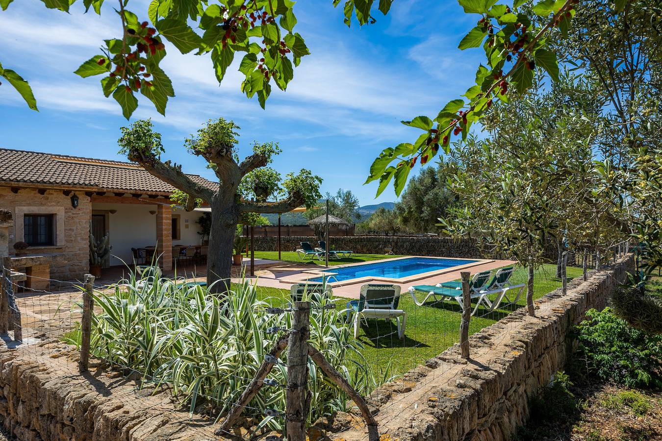 Finca für 8 Personen mit Pool in sehr ruhiger Lage in Santa Margalida, Mallorca Norden