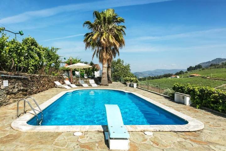 Villa para 6 pessoas, com vista e piscina, com animais de estimação no Vale do Douro