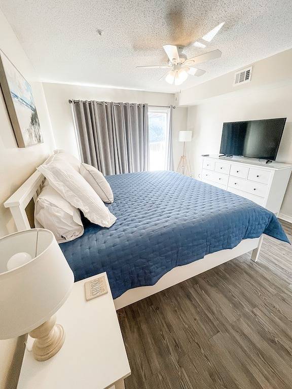 Vacation rental for 8 people, with hot tub and pool as well as balcony in Miramar Beach