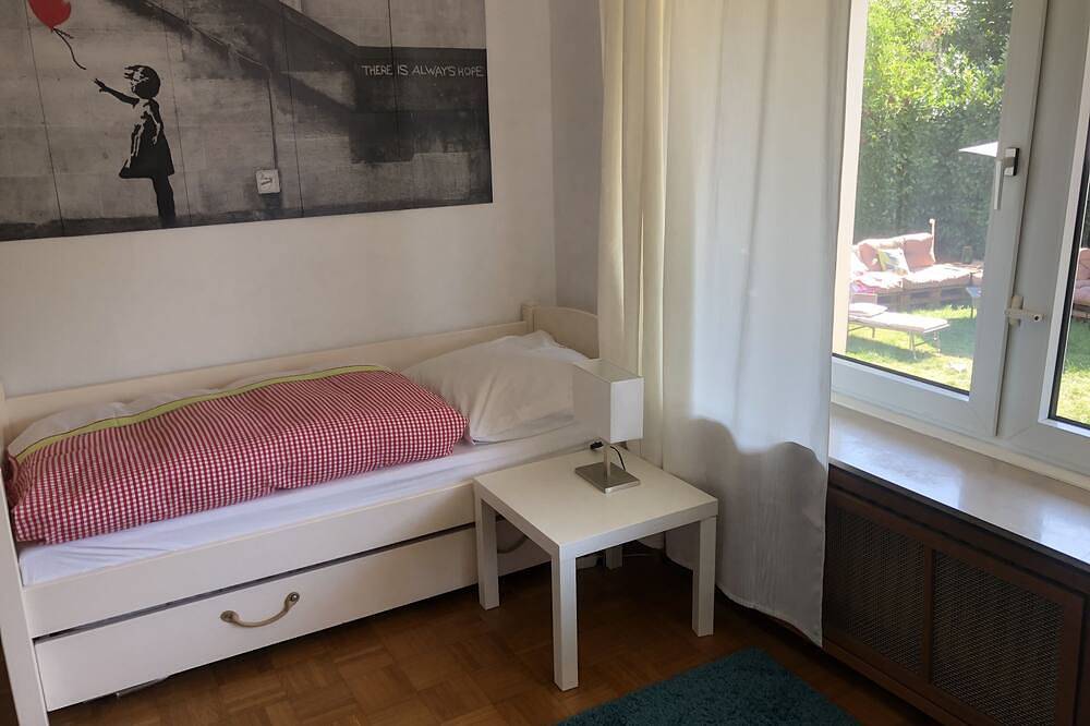 Ganze Wohnung, Schöne große Wohnung mit Garten und Terrasse/ eigener Eingang in Bad Oeynhausen, Wiehengebirge