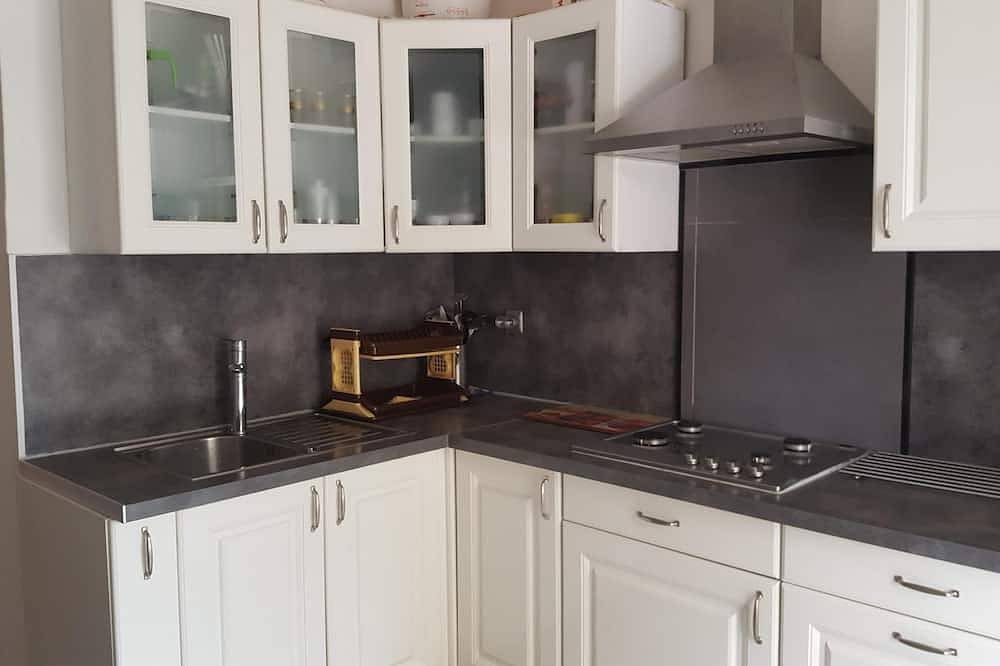 Appartement entier, Location Saisonniere -  Bas De Villa in La Londe-les-Maures, Parc national de Port-Cros