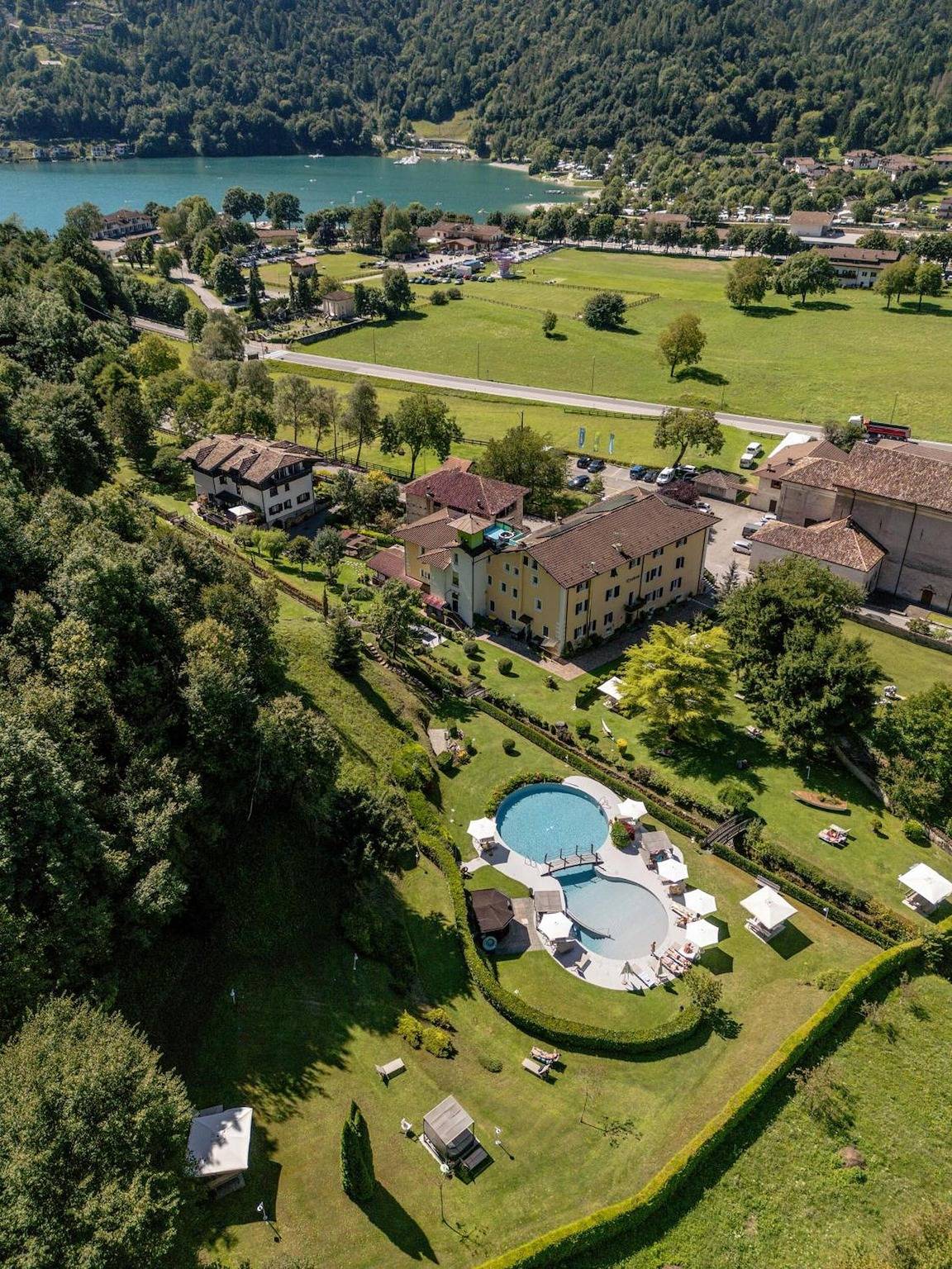 Ganze Wohnung, Apartment „Alpine Nest Loft“ mit Bergblick, Gemeinschaftspool und Wlan in Pieve di Ledro, Ledro
