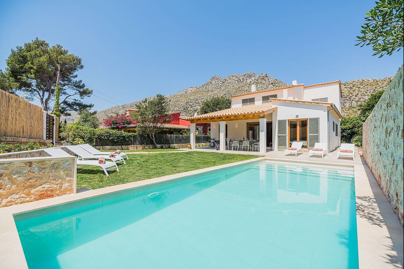 Villa Mar Clara By Sunvillas Mallorca in Cala Sant Vicenc, Pollença