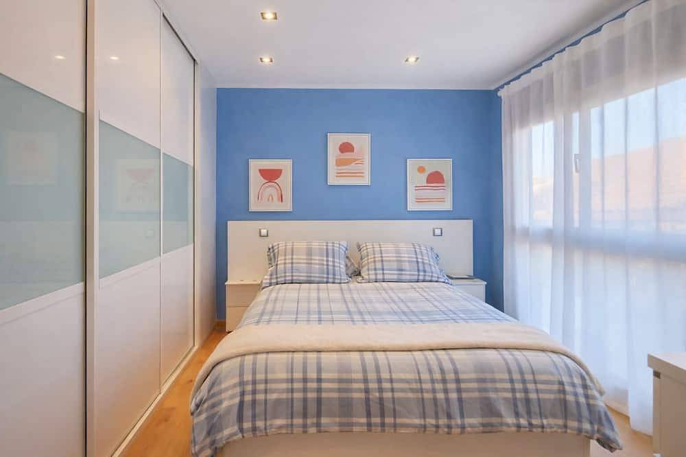 La Pitufina Blue in Andrín, Llanes