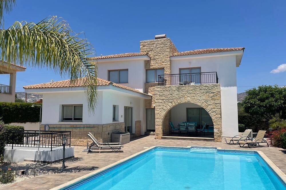Casa vacanza a Peyia a partire da 222€ a notte