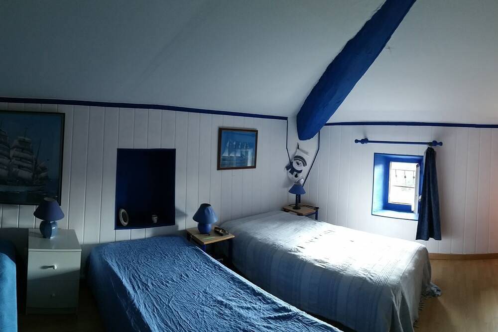 Comfortable house character in Ornaisons, Narbonne region