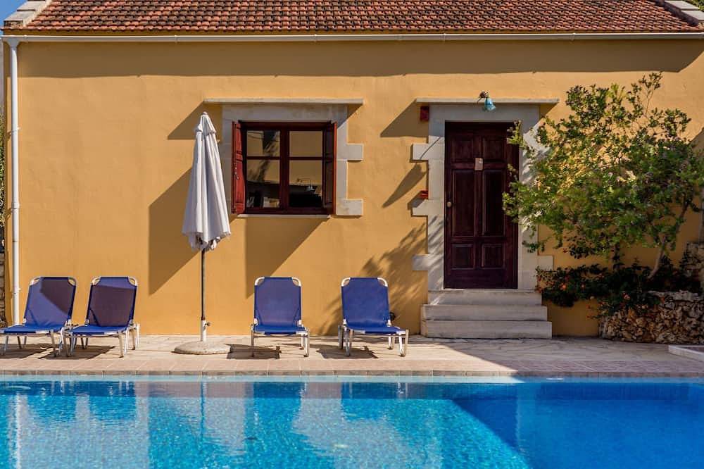 Ganze Wohnung, Studio mit zwei Balkonen in Douliana, Vamos