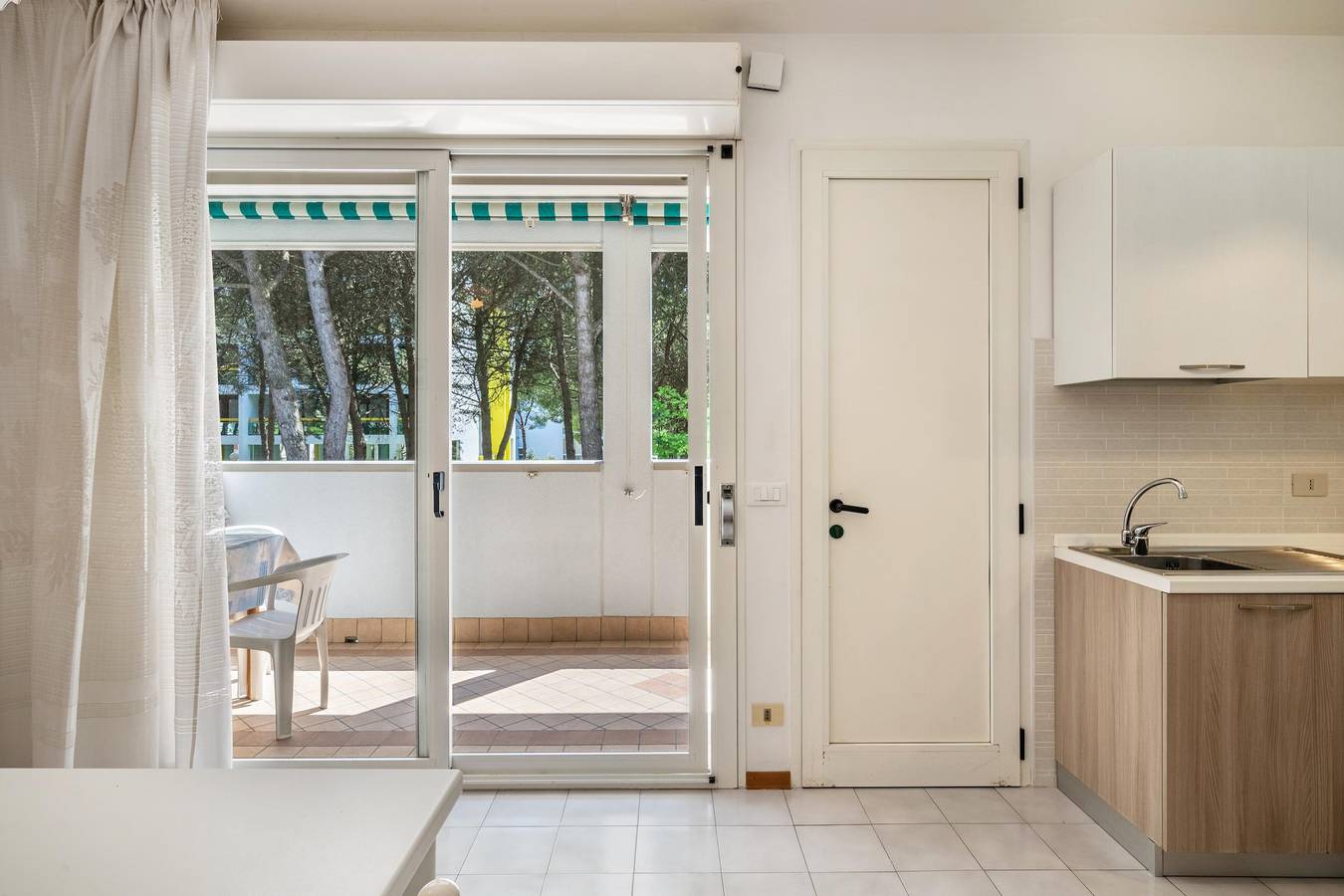 Ganze Wohnung, Ferienwohnung 'Isola Clara' in Strandnähe mit Terrasse in Bibione, Venedig Provinz