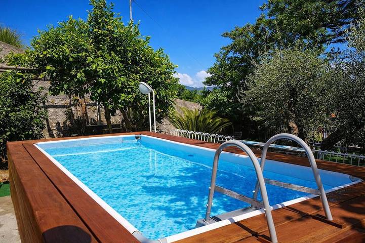 Location de vacances pour 8 personnes, avec terrasse et jardin, animaux acceptés à Scala