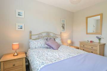 Bungalow for 6 People in Waveney District, Suffolk, Photo 2