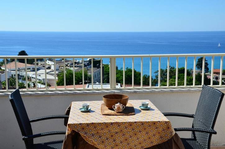 Appartamento vacanze per 4 persone, con balcone e panorama a Tropea