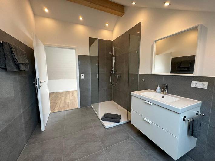 Ferienwohnung für 2 Personen, mit Terrasse und Garten sowie Ausblick