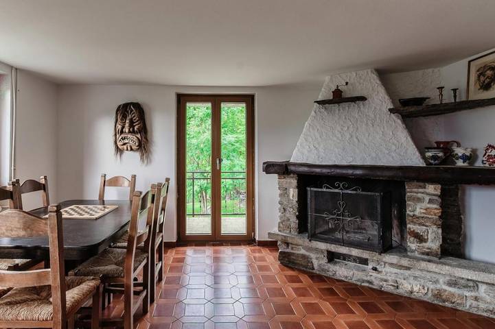 Ferienwohnung für 6 Personen, mit Balkon und Garten sowie Ausblick in Faido