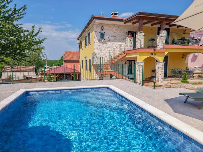 Apartament wakacyjny dla 4 osób, z Balkon/ taras i Basen w Umag