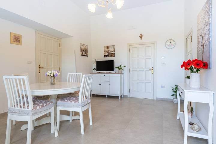 Villa Annarè with Wi-Fi and Air Conditioning in Martina Franca, Taranto Province
