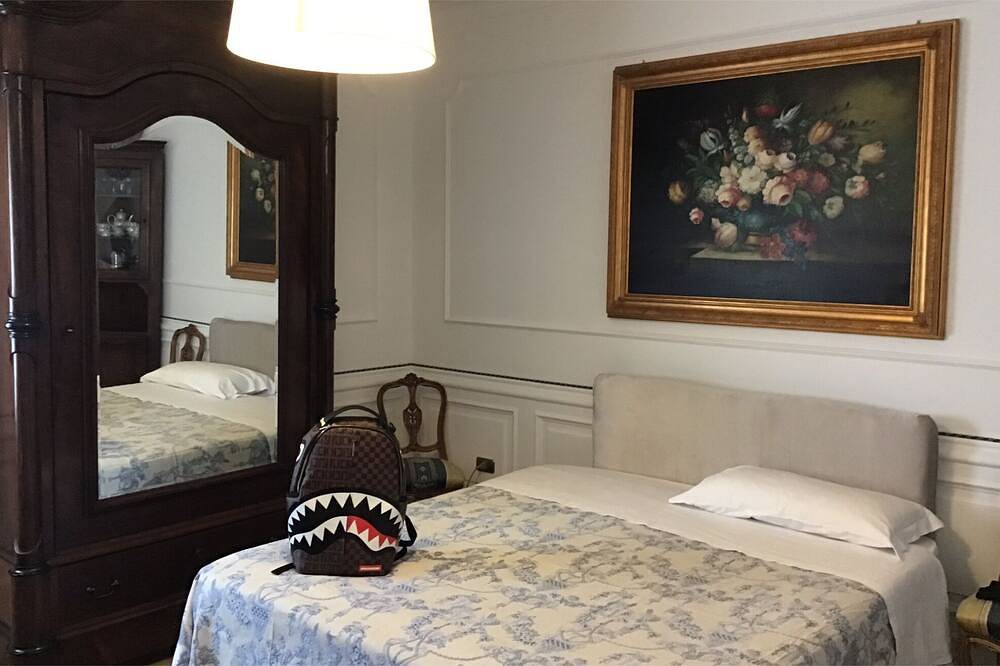 Appartement entier, Home Manfredi: Studio apartments and rooms with free parking and a kitchen. in Battipaglia, Province de Salerne