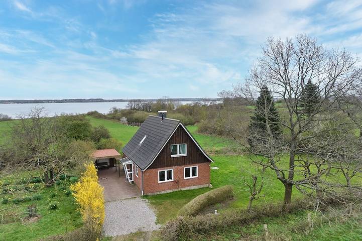 Ferienhaus für 5 Personen, mit Terrasse und Garten - 1