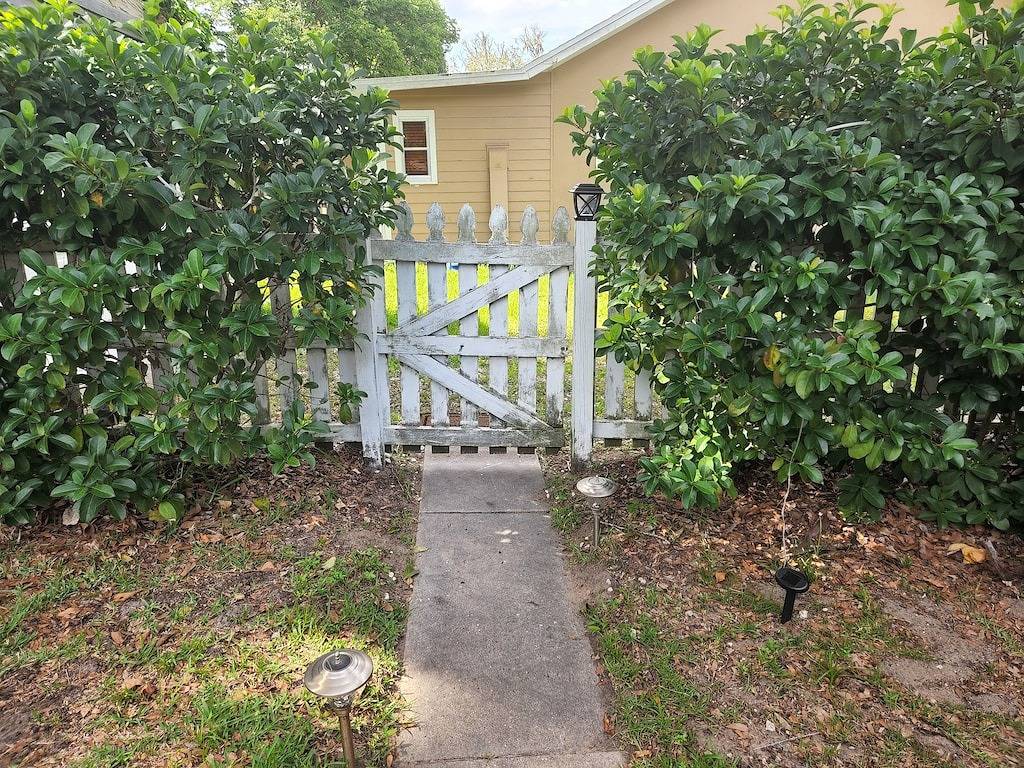 Charming Mt Dora 2 Bedroom Home - 1 mile from Historic Downtown! in Mount Dora, Lake County