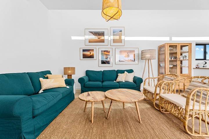 Location de vacances pour 6 personnes, avec jardin et piscine ainsi que vue et terrasse à Villaverde - 3