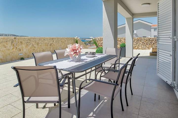 Villa für 4 Personen, mit Garten und Terrasse, mit Haustier auf Pag