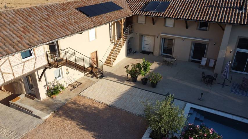 Gîte pour 5 personnes, avec piscine et jardin