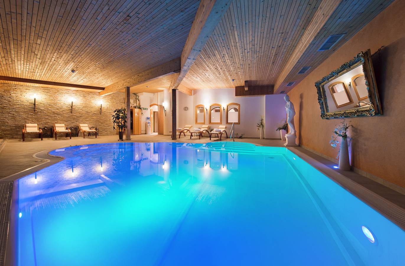 Hotel Bellaval - Familienzimmer mit Stockbett und Trenntüre (20 qm) in Scuol, Unterengadin