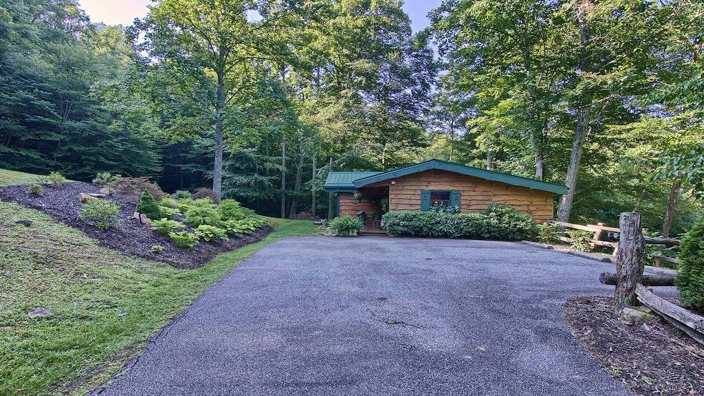 Chalet for 2 Guests in Blue Ridge Mountains, North Carolina
