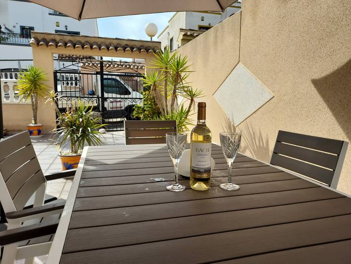 Ferienhaus für 5 Personen, mit Balkon und Terrasse sowie Garten und Pool in Orihuela Costa - 2