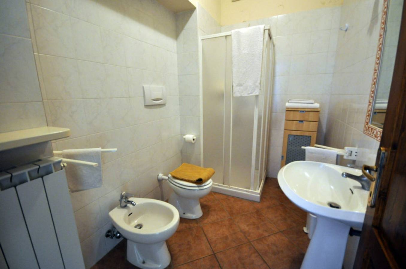 Appartement entier, Appartement '3' avec piscine partagée, jardin partagé et Wi-Fi in Montecatini Val di Cecina, Côte des Étrusques