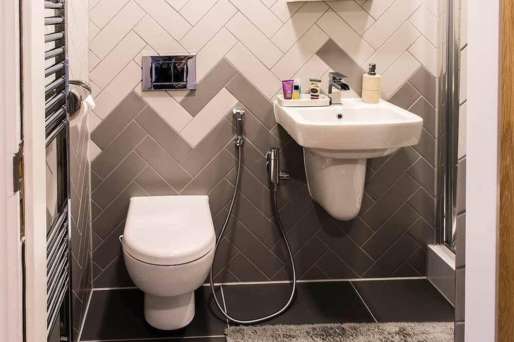Entire apartment, Classic Single Ensuite with Shower at Fishergate Apartments in Preston, Lancashire