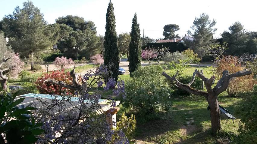 Gîte pour 5 personnes, avec terrasse et jardin