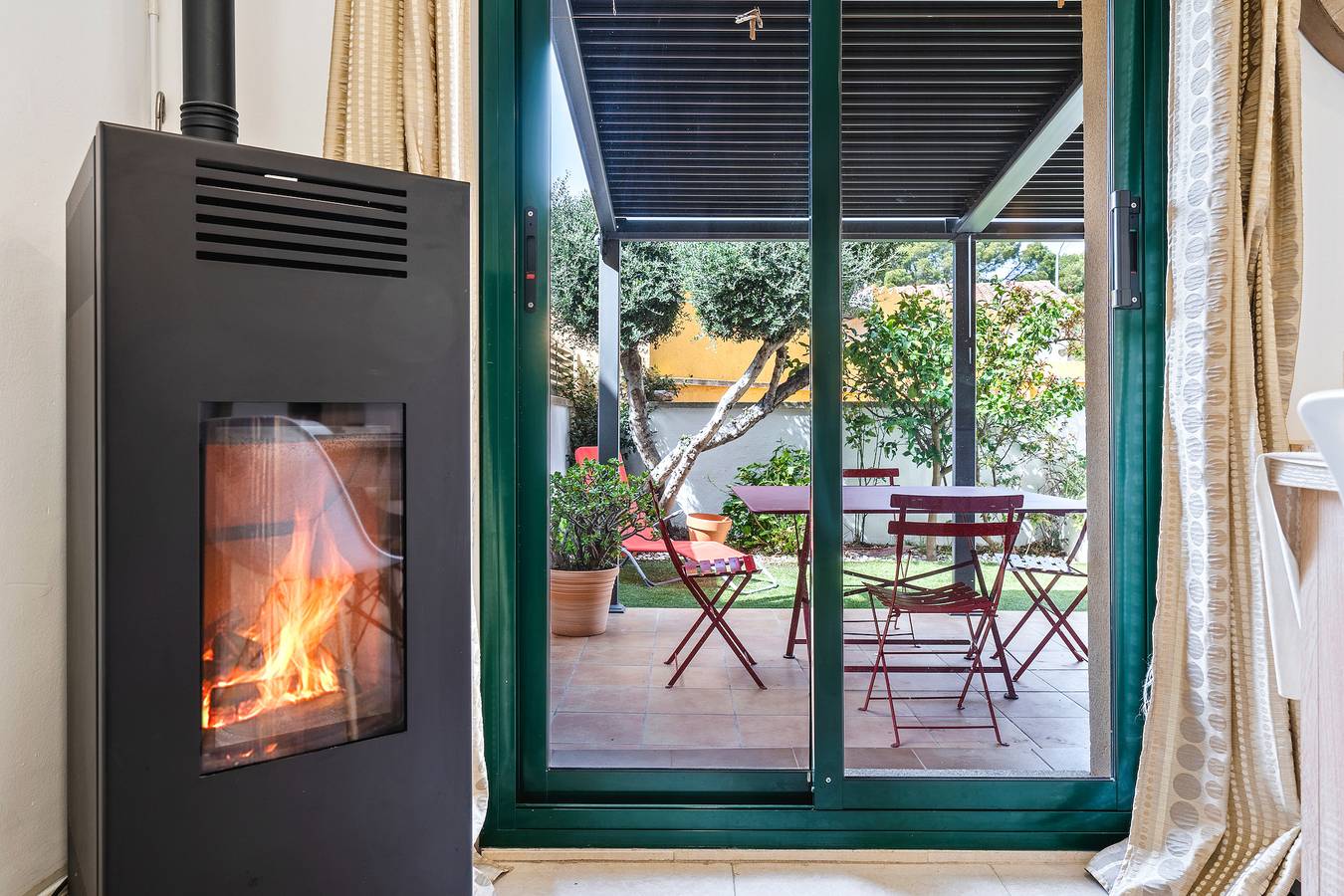 Casa de vacaciones 'Casa Xabi' con piscina compartida, Wi-Fi y aire acondicionado in Montroig, Costa Dorada