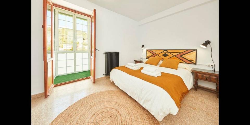 Apartamento para 8 personas, con Balcón además de Terraza y Vistas en Boltaña