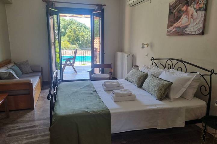 Moderne landelijke villa met privézwembad, spectaculair uitzicht, rustige locatie in Atsipopoulo, Nikiforos Fokas