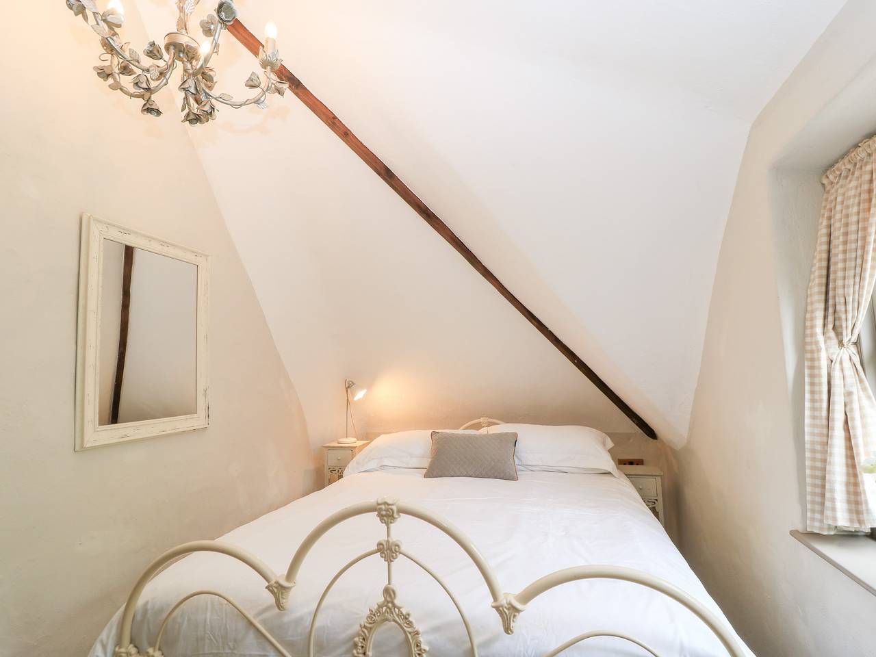 Cosy Cot in Wiltshire