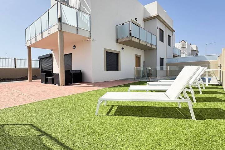 Casa de vacaciones para 6 personas, con jardín y terraza en Amarilla Golf