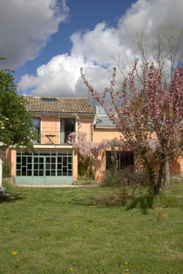 Maison d’hôte pour 2 personnes, avec terrasse ainsi que piscine et jardin à Barbentane