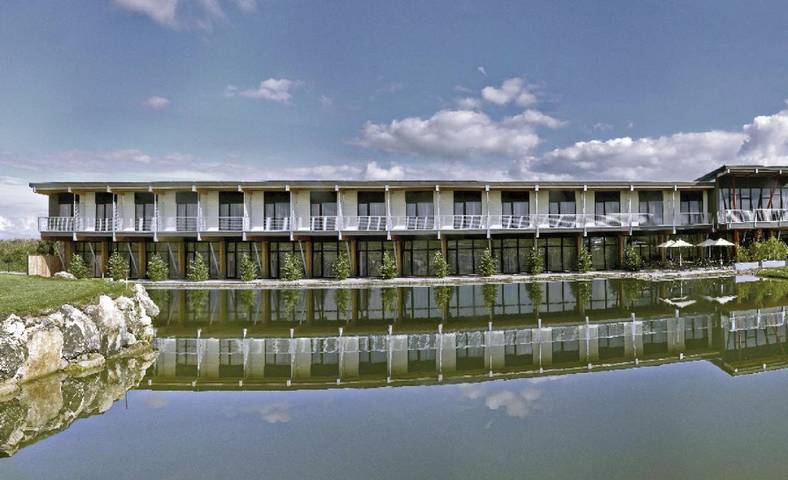 Hôtel pour 2 personnes, avec Balcon et Terrasse ainsi que Jardin et Piscine à Mladá Boleslav