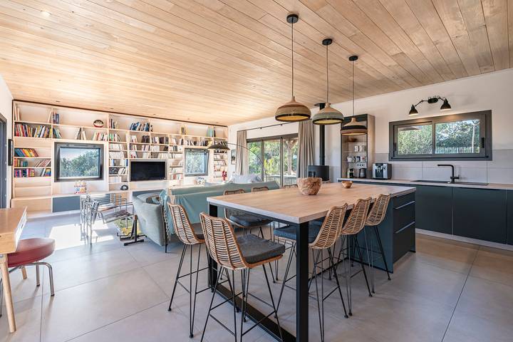 Location de vacances pour 10 personnes, avec piscine et jardin à Pianottoli-Caldarello - 4