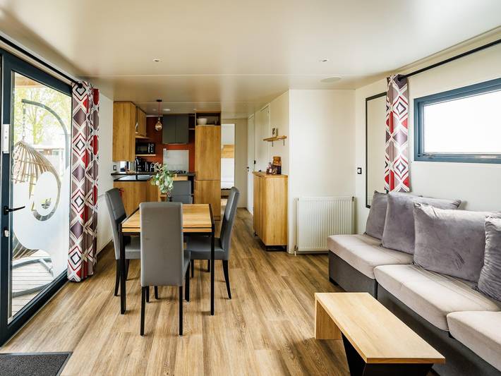 Lodge in Niederlande mit Pool & Veranda in Maurik, Gelderland