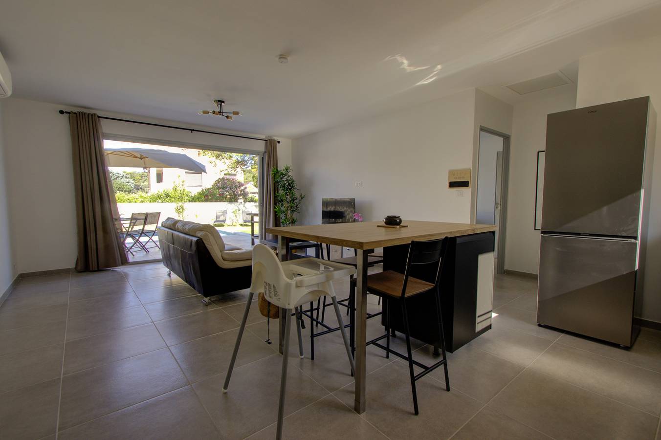 Syrah Villa neuve avec piscine privée au coeur du village - 4 pers. in Suze-la-Rousse, Región de Nyons