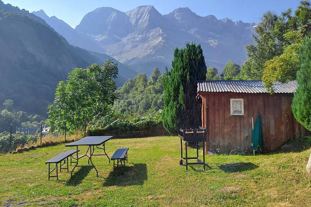 Entire apartment, Chez Philou Appartement Tout Équipé de 3 Chambres Pour 6 Personnes a Gavarnie in Gavarnie, Pyrenees National Park
