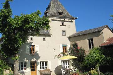 Agriturismo pour 8 personnes, avec jardin ainsi que terrasse et piscine dans Lunac