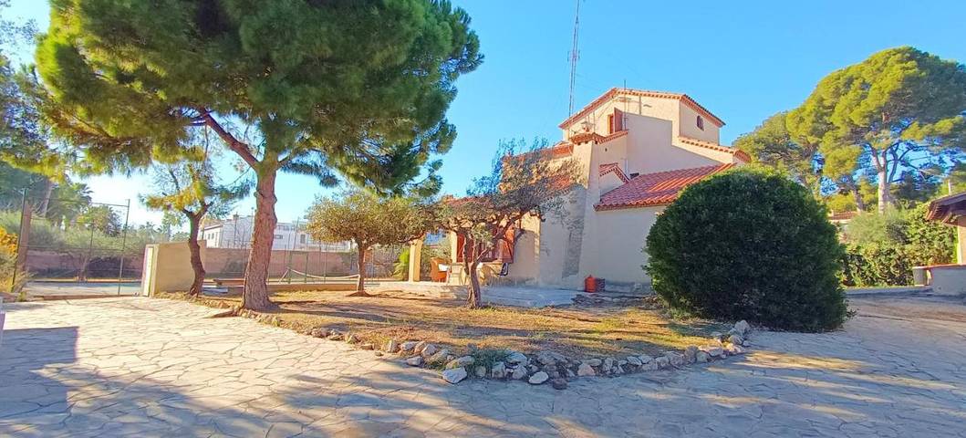 Location de vacances pour 30 personnes, avec jacuzzi ainsi que piscine et jardin à Altafulla - 4