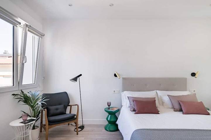 Entire apartment, Eclectic apartament in the city center-By Mara Mar in Playa de la Concha, San Sebastian