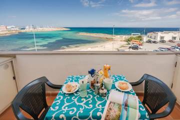 Gîte pour 4 personnes, avec vue sur l’océan ainsi que terrasse et vue à Porto Torres