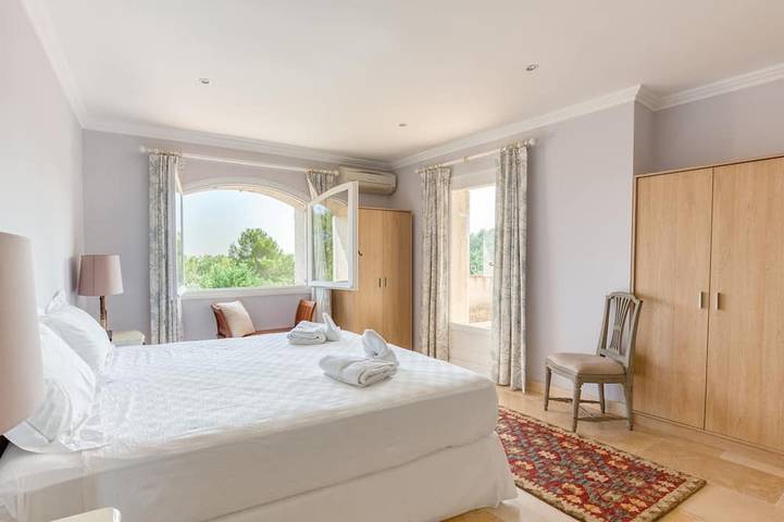 Villa pour 8 personnes, avec Terrasse ainsi que Jardin et Piscine à Opio - 2