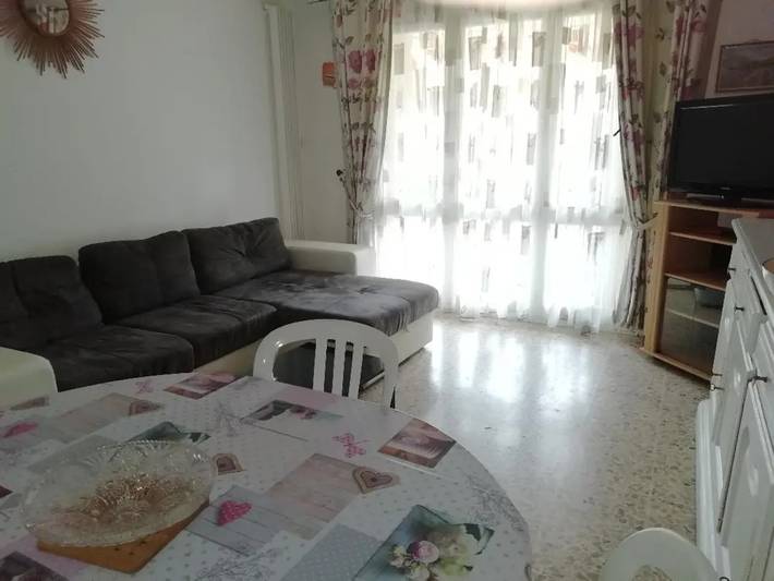 Ganze Wohnung, Ferienwohnung „Pieds Dans L'eau“ mit Gemeinschaftsgarten, Balkon und WLAN in La Seyne-sur-Mer, Mittelmeerküste (Frankreich)