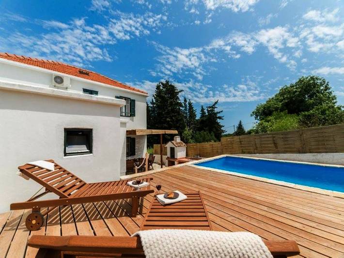 Villa pour 8 personnes, avec vue et jardin ainsi que piscine et terrasse à Sali - 2