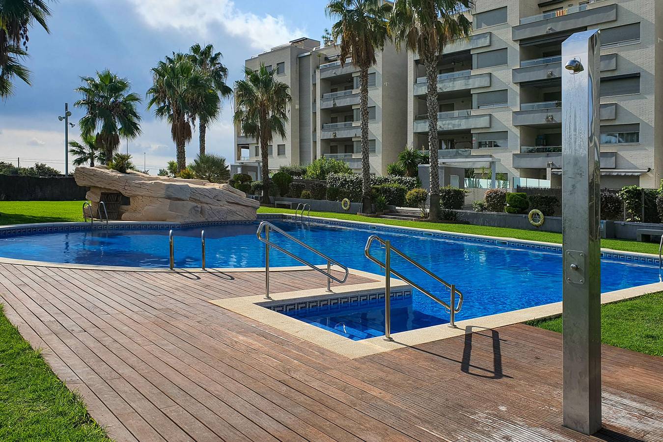 Ganze Wohnung, At143 Nova Torredembarra: Apartment with pool 250 from the beach in Torredembarra, Costa Dorada